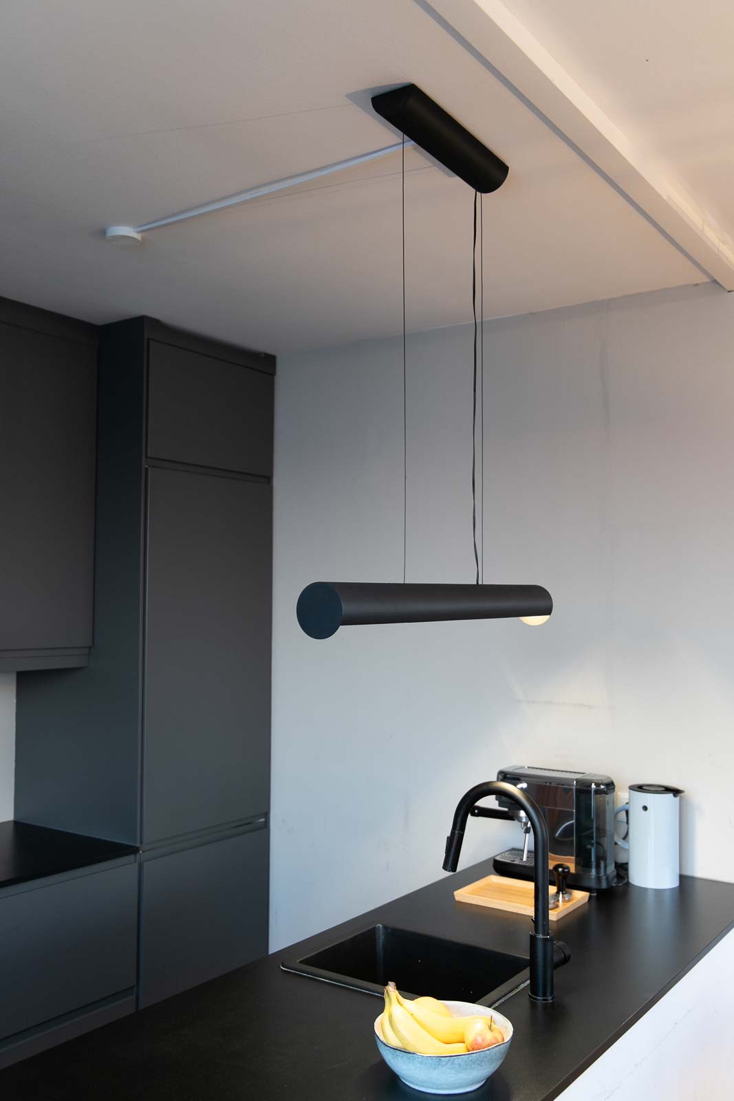 diy-3d-print-led-pendant-light-lamp-build-yourself-product-3 Ready-assembled 3D printed design pendant light mounted above a kitchen island