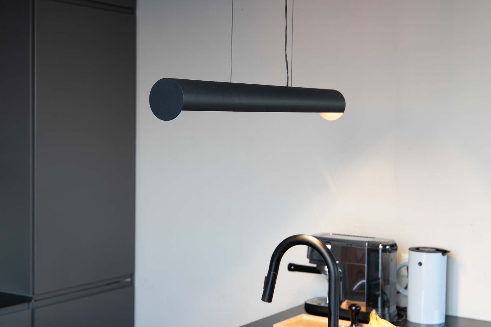 diy-3d-print-led-pendant-light-lamp-build-yourself-product-6 3D Print Design Pendant Lamp mounted above a kitchen island